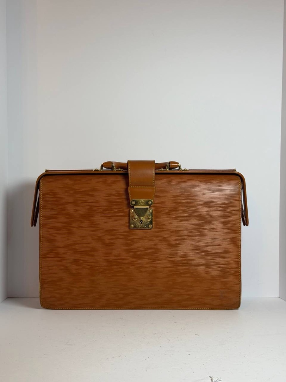 Louis Vuitton Epi Serviette Fermoir Cognac Brown Leather Business Briefcase